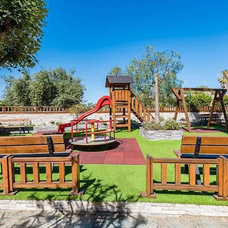 Отель Gaia Garden