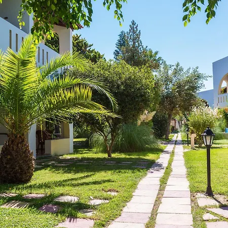 Gaia Garden Отель 3*