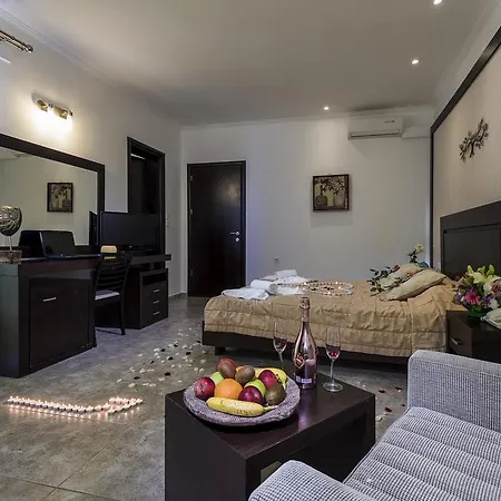 Hotel Gaia Garden 3*