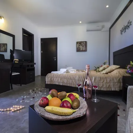 Hotel Gaia Garden 3*
