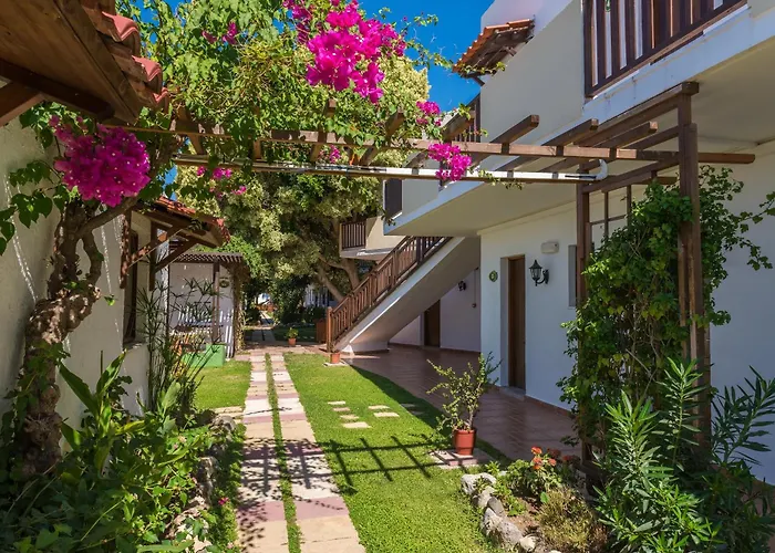 Hotel Gaia Garden 3*